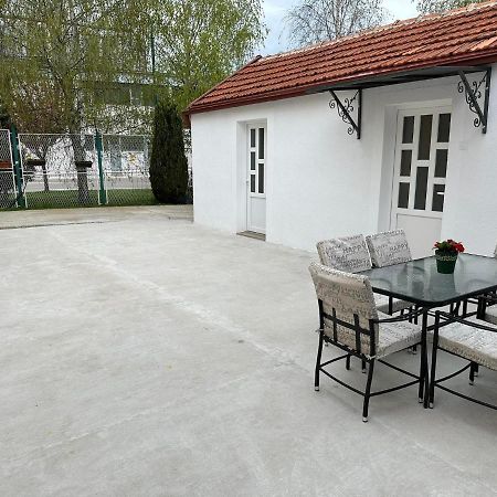 Apartmani Emily & Jully Nikšić Buitenkant foto