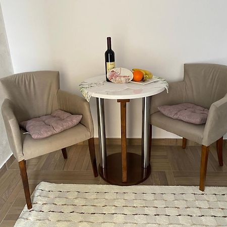 Apartmani Emily & Jully Nikšić Buitenkant foto