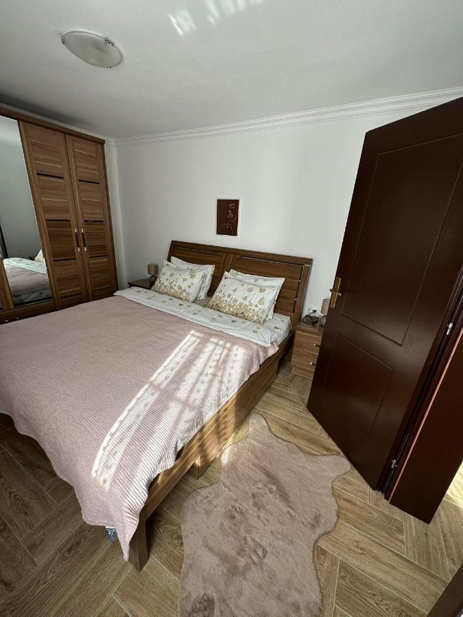 Apartmani Emily & Jully Nikšić Buitenkant foto