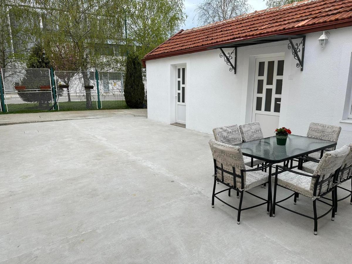 Apartmani Emily & Jully Nikšić Buitenkant foto