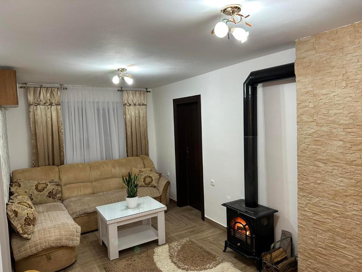 Apartmani Emily & Jully Nikšić Buitenkant foto