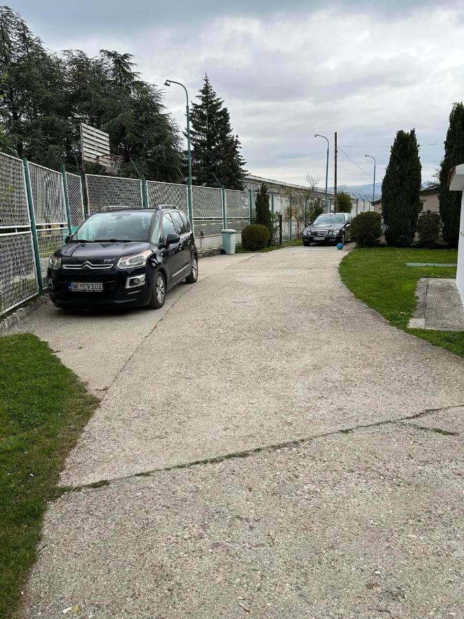 Apartmani Emily & Jully Nikšić Buitenkant foto