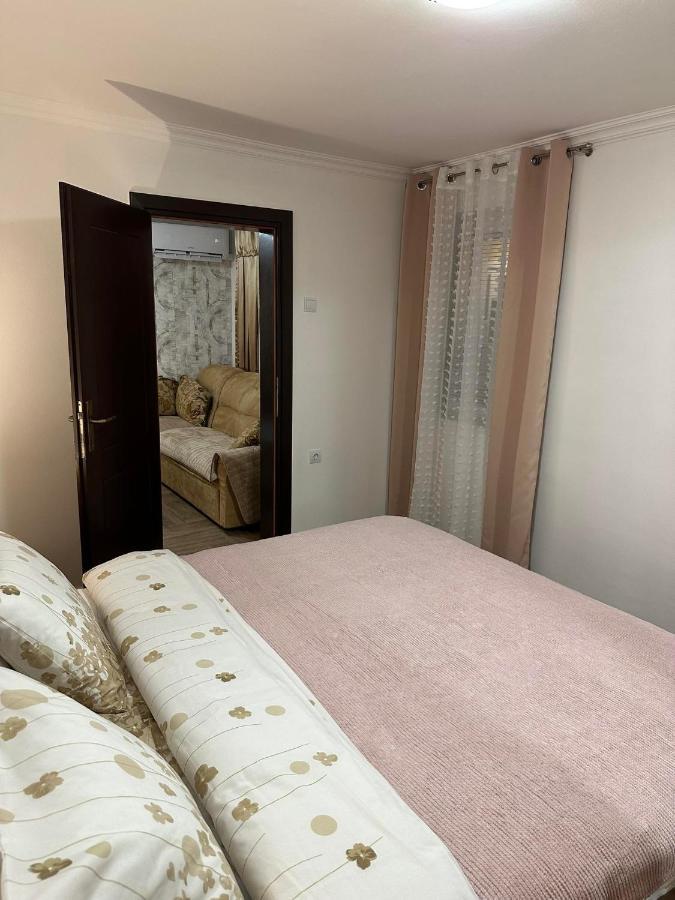 Apartmani Emily & Jully Nikšić Buitenkant foto