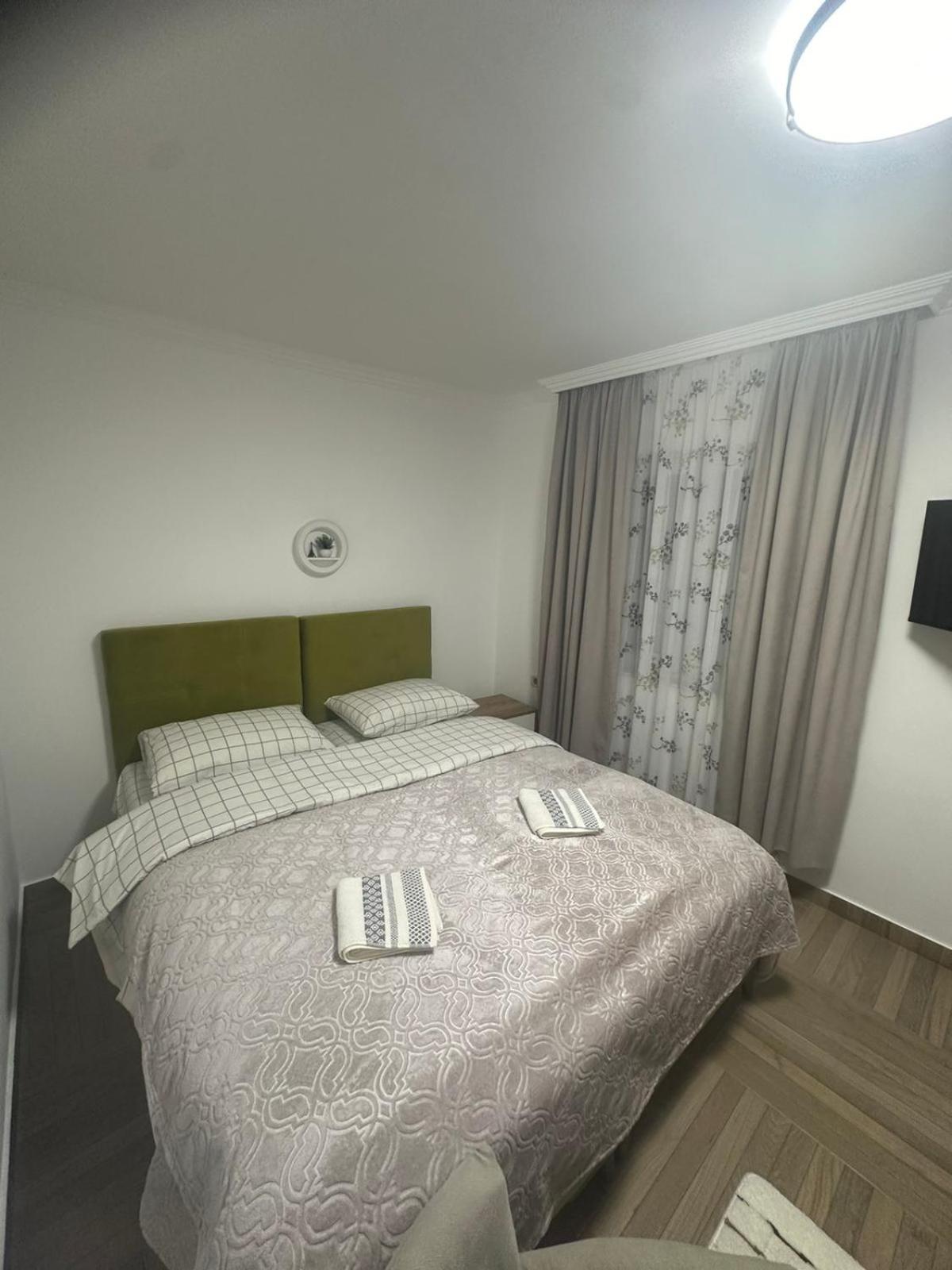 Apartmani Emily & Jully Nikšić Buitenkant foto
