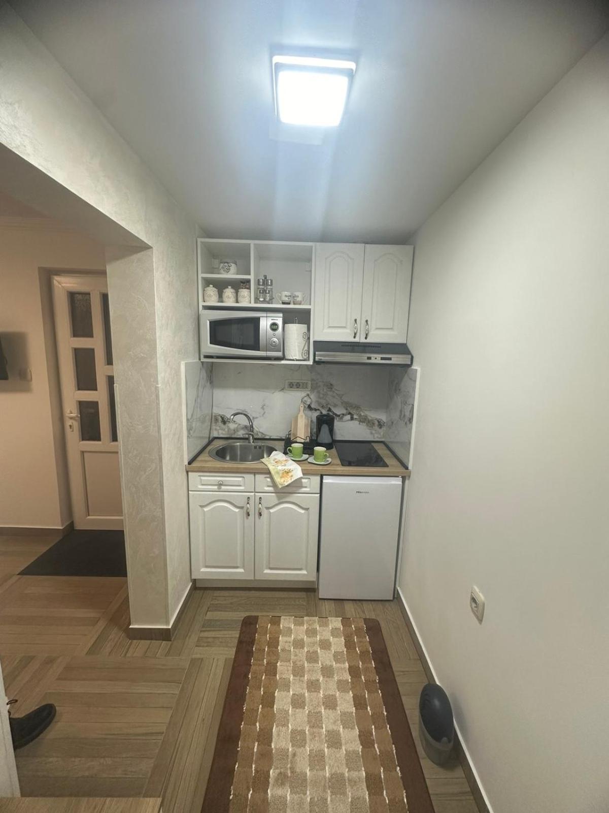 Apartmani Emily & Jully Nikšić Buitenkant foto