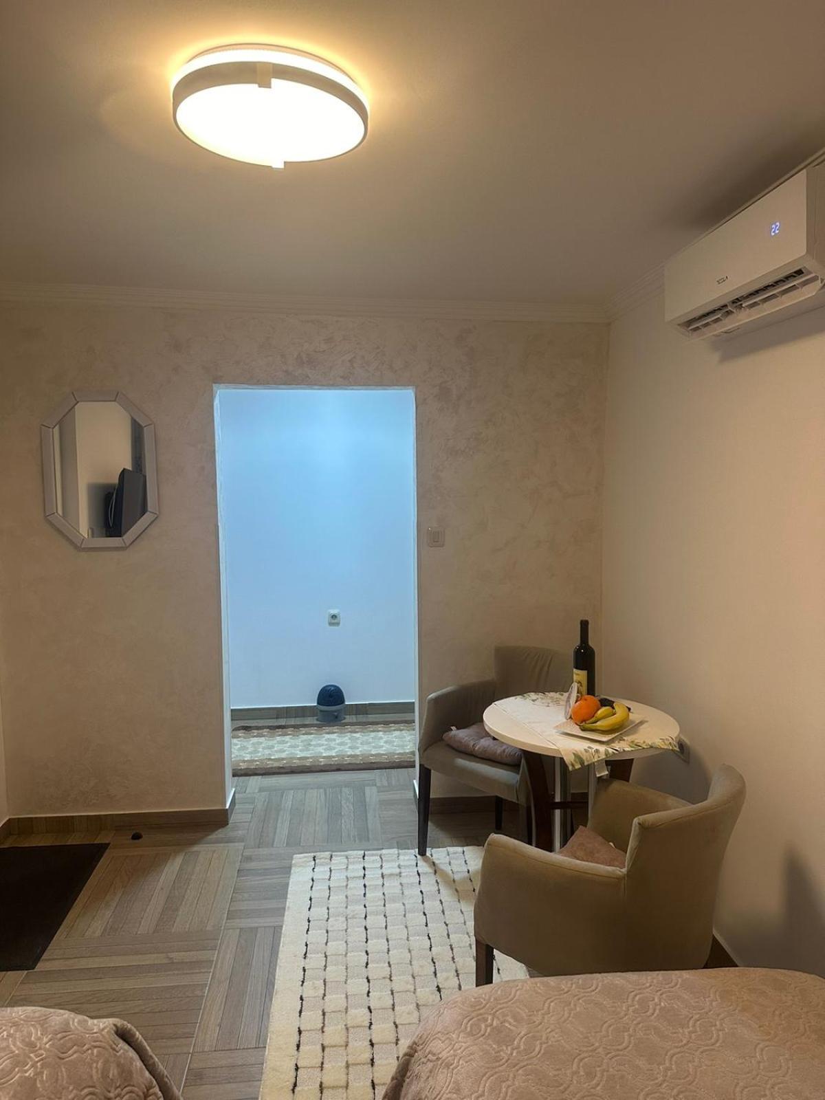 Apartmani Emily & Jully Nikšić Buitenkant foto